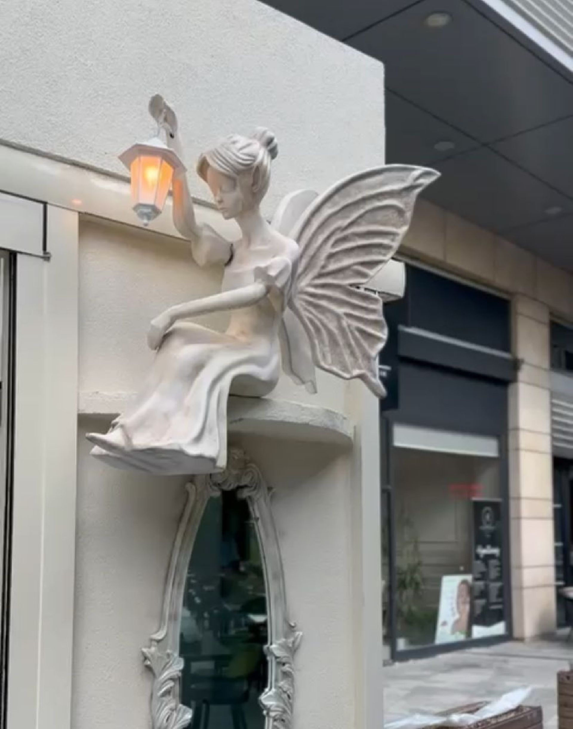 Oturan Peri Heykeli - Masalsı ve Zarif Dekorasyon