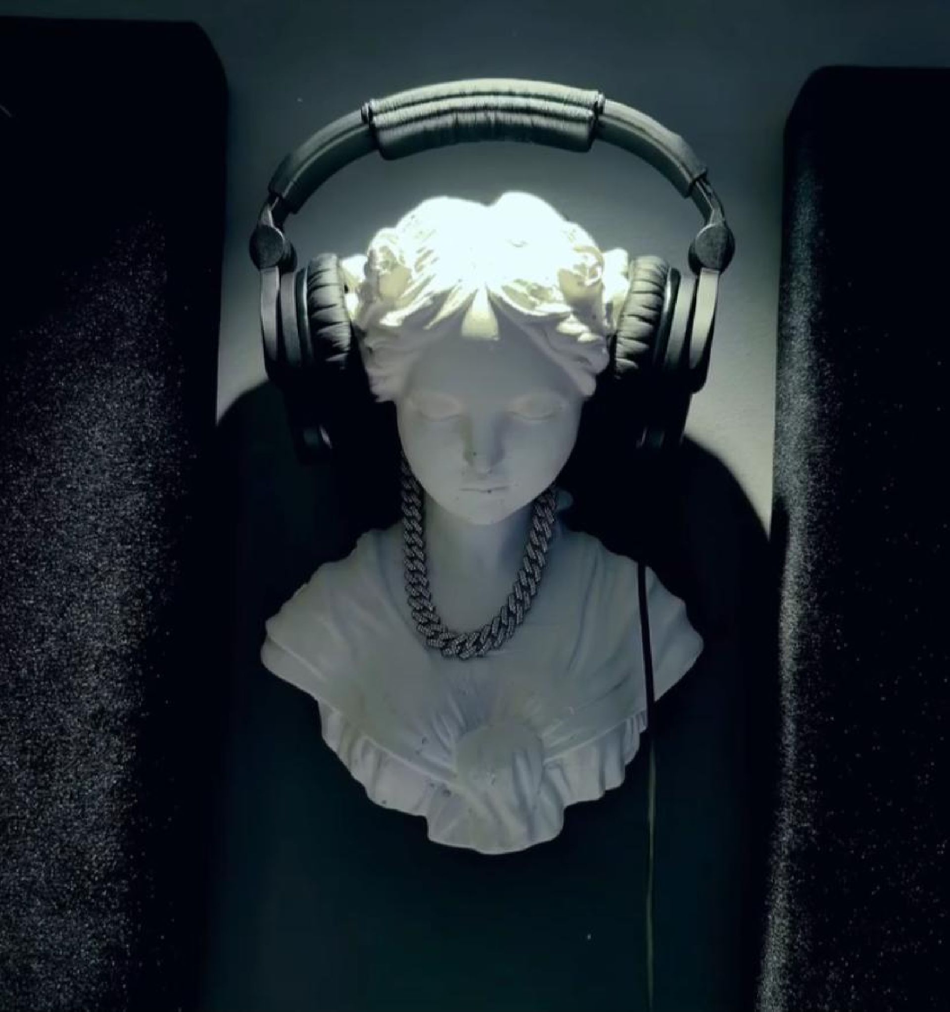 Diena Duvar Büstü – Modern ve Klasik Sanatın Buluşması